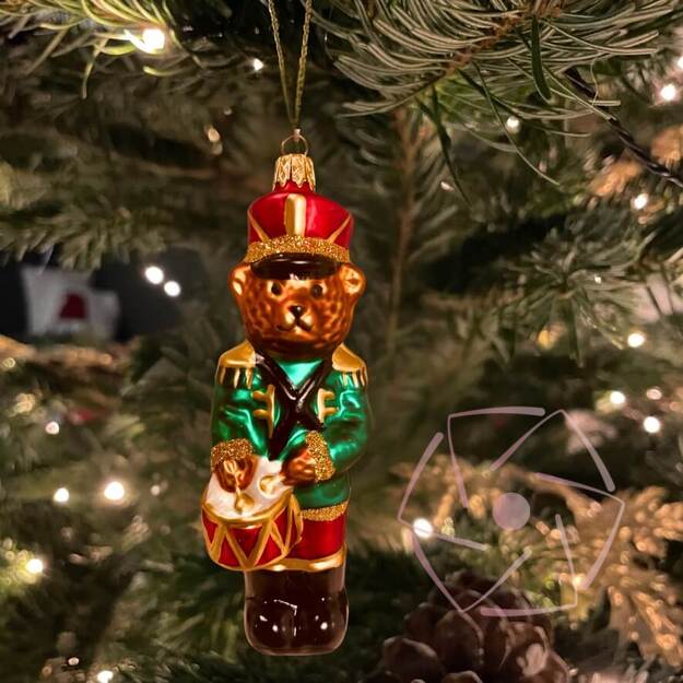 Eglutės žaisliukas MEŠKIUKAS SU BŪGNU 1