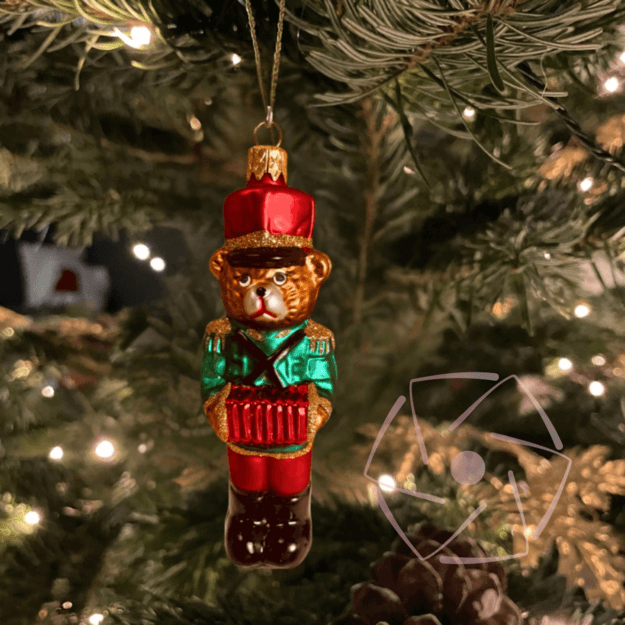 Kalėdinis eglutės žaisliukas MEŠKIUKAS SU ARMONIKA 1